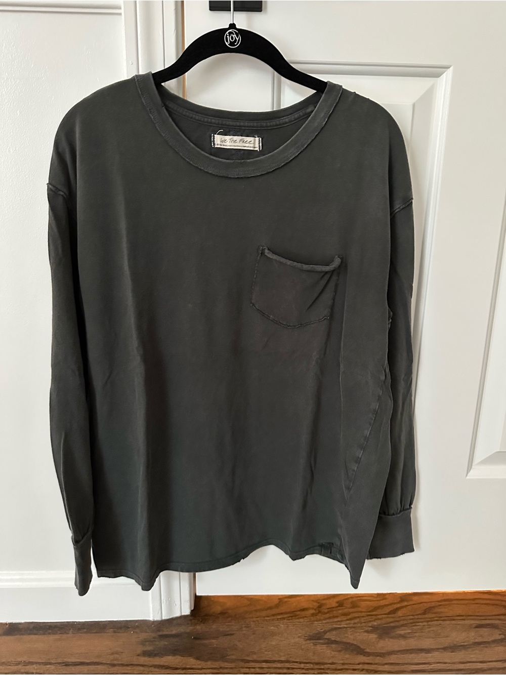 We the Free Fade into You Gray Distressed Casual Long Sleeve Pocket Tee Size XS